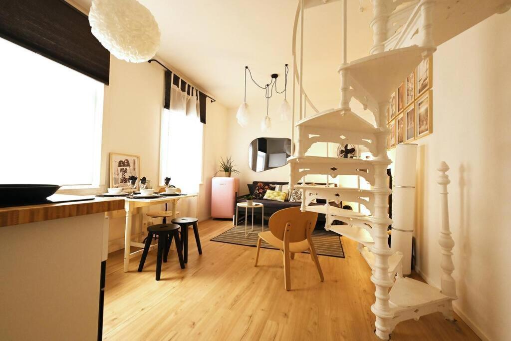 Stylish Duplex In The Heart Of Brussels Centre Lägenhet Exteriör bild